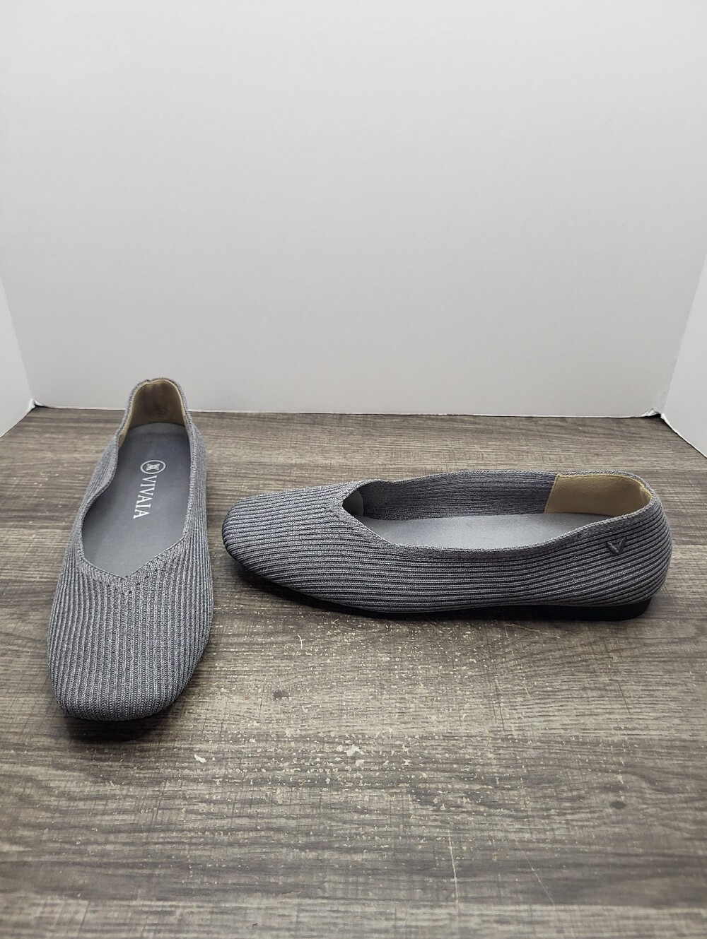 VIVAIA Lightweight Square-Toe V-Cut Flats Margot 38EU 7 US Grey Slip-On